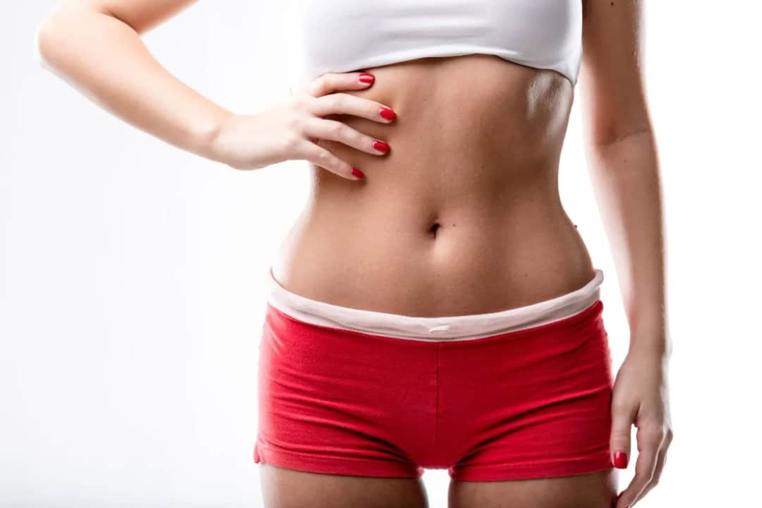 Ile razy ćwiczyć brzuch? Ekspert radzi: płaski brzuch w 3 dni!