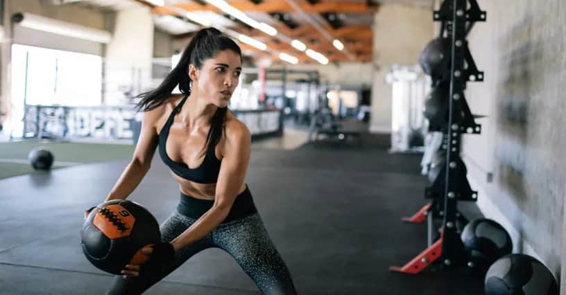 CrossFit dla kogo? Odkryj, czy ten trening jest dla Ciebie!